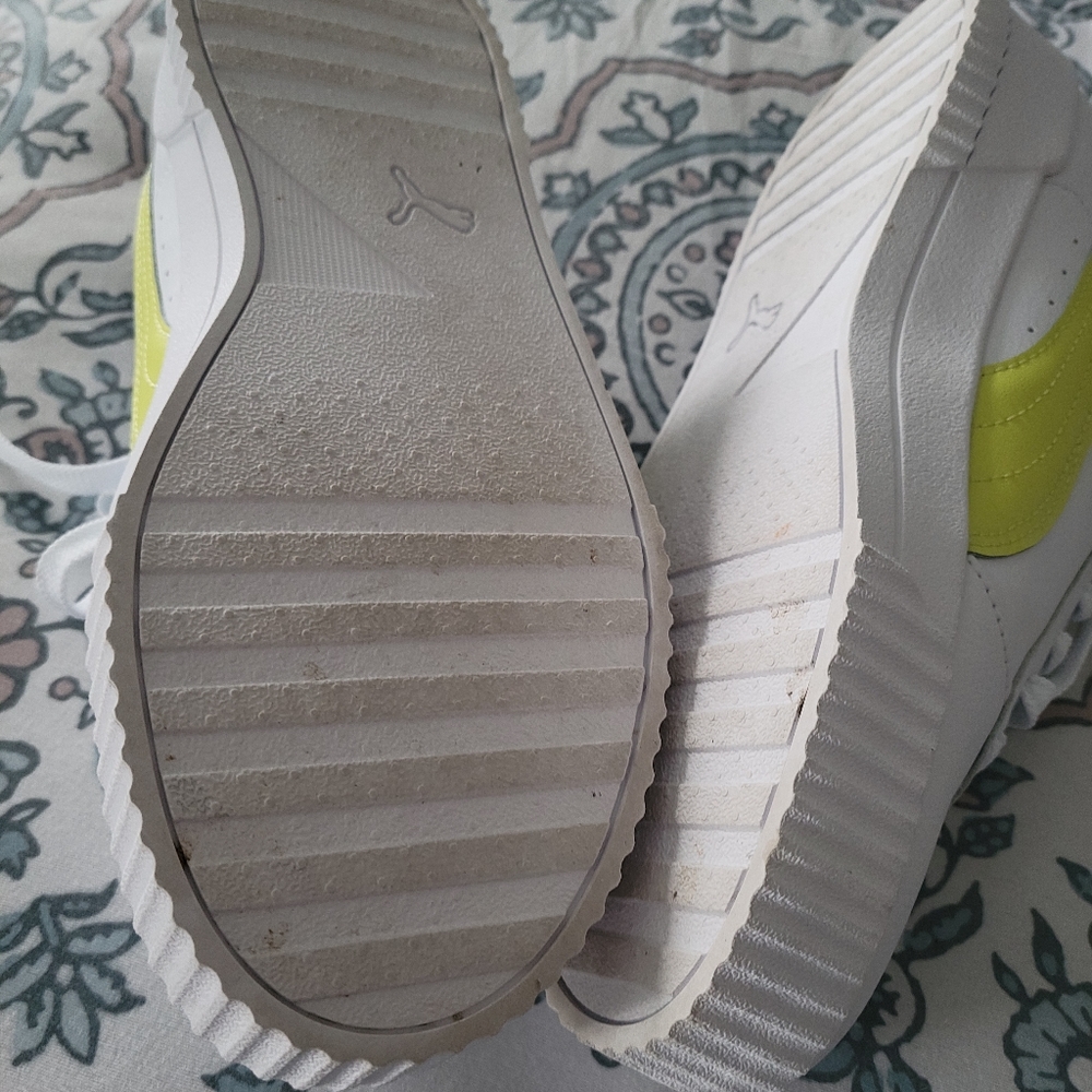 Womens puma Sneakers